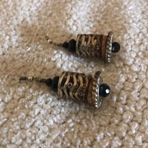 Vintage Silvertone and Black Earrings - Picture 4 of 5